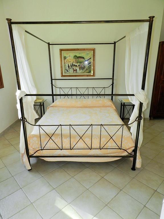 Bed and Breakfast Chicchiritanos Monti Номер фото